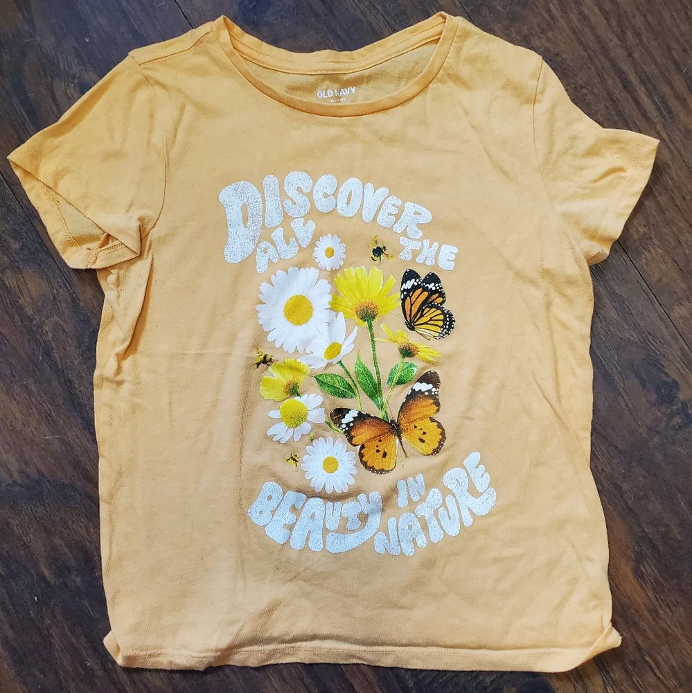 ✨️BUNDLE - set of 4 shirts!✨️Old Navy Short Sleeve Tees - 1 NWT